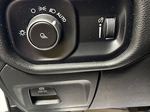 Used 2024 RAM 1500 Laramie AWD/4WD image 14