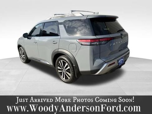 Used 2023 Nissan Pathfinder Platinum image 4