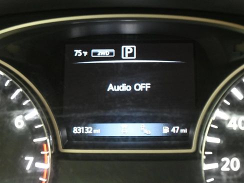 Used 2020 Nissan Pathfinder SL AWD/4WD image 19
