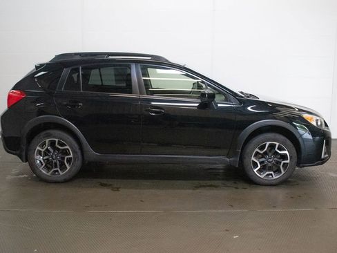 Used 2017 Subaru Crosstrek 2.0i Premium AWD/4WD image 3