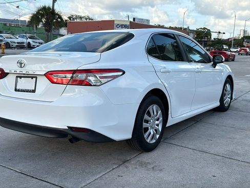 Used 2018 Toyota Camry L image 13