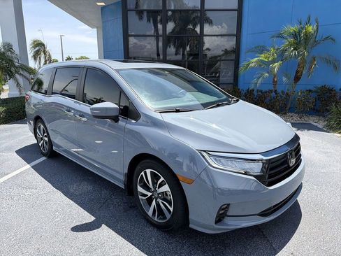 Used 2024 Honda Odyssey Touring image 18