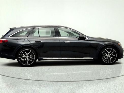 Used 2024 Mercedes-Benz E 450 4MATIC All-Terrain Wagon image 4