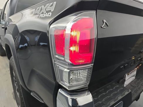 Used 2020 Toyota Tacoma TRD Off-Road image 18