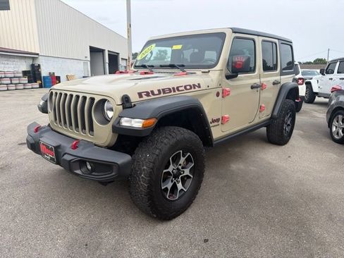 Used 2022 Jeep Wrangler Unlimited Rubicon w/ Cold Weather Group AWD/4WD image 3