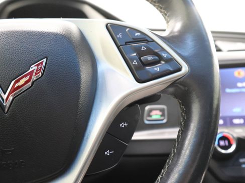 Used 2015 Chevrolet Corvette Stingray Coupe image 12