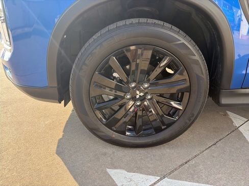 Used 2025 Mitsubishi Outlander Sport LE image 9