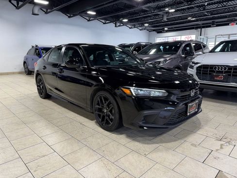 Used 2023 Honda Civic Sport image 9