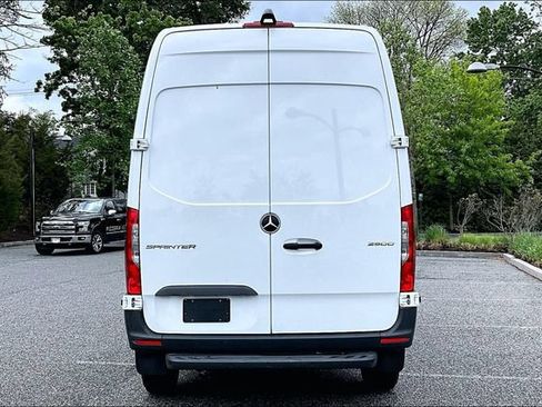 Used 2025 Mercedes-Benz Sprinter 2500 image 16