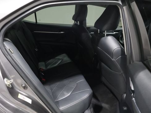 Used 2019 Toyota Camry XLE FWD image 20