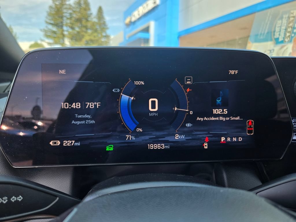 Used 2024 Chevrolet Equinox EV RS w/ LPO, Trailering Package FWD image 18