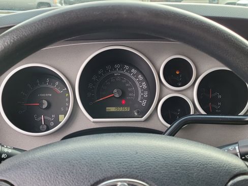 Used 2013 Toyota Tundra 4x4 CrewMax image 24