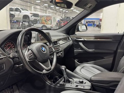 Used 2017 BMW X1 xDrive28i image 12