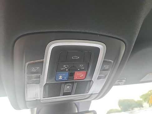 Used 2023 RAM 1500 Limited AWD/4WD image 24