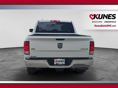 Used 2022 RAM 1500 Classic SLT AWD/4WD image 9