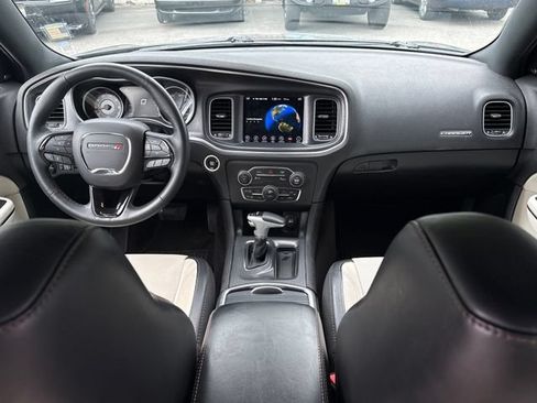 Used 2017 Dodge Charger SXT w/ Plus Group RWD image 7