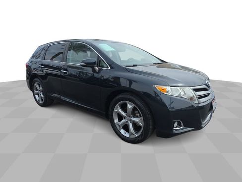Used 2015 Toyota Venza XLE w/ XLE Premium Package image 2