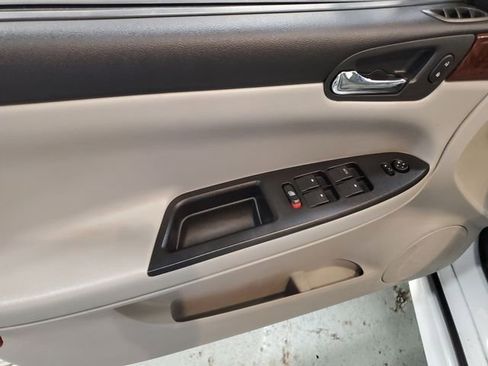 Used 2011 Chevrolet Impala LT image 11