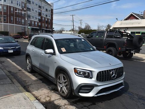 Used 2022 Mercedes-Benz GLB 35 AMG 4MATIC image 4