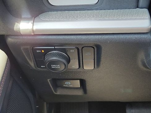 Used 2025 Ford Expedition Active AWD/4WD image 15