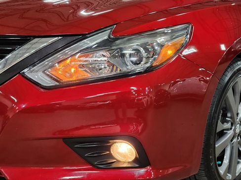 Used 2018 Nissan Altima 2.5 SR w/ SR Special Edition image 15