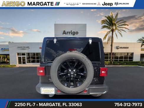 Used 2025 Jeep Wrangler Unlimited Sahara w/ Safety Group AWD/4WD image 6
