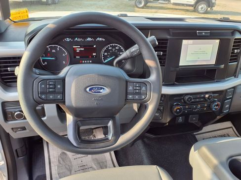 New 2026 Ford F550 4x4 Regular Cab Super Duty image 3