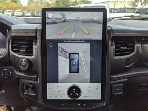 Certified 2023 Ford Expedition Limited image 28