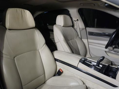 Used 2012 BMW 750Li xDrive image 23
