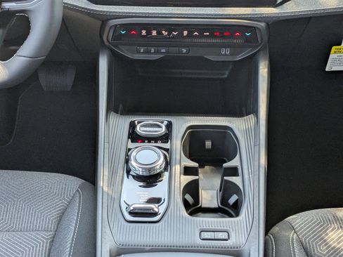 New 2026 Jeep Cherokee Laredo image 18