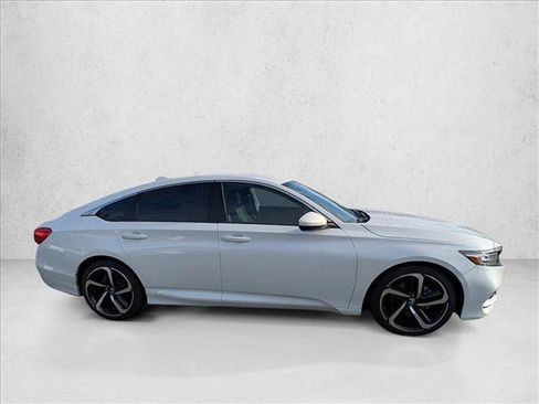 Used 2018 Honda Accord Sport image 4