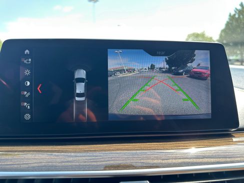 Used 2018 BMW 530i xDrive AWD/4WD image 25