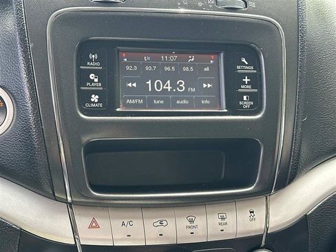 Used 2020 Dodge Journey SE FWD image 17