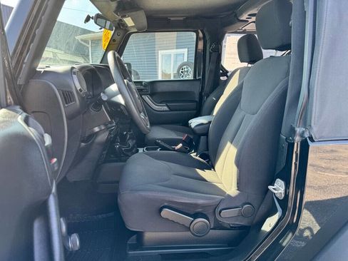 Used 2017 Jeep Wrangler Sport image 16
