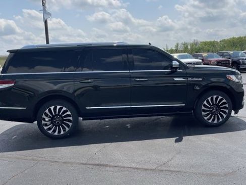 Used 2022 Lincoln Navigator L Black Label image 10