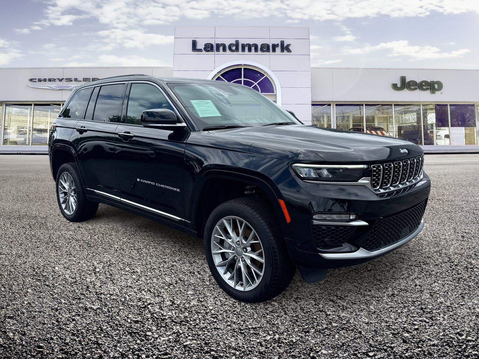 Used 2024 Jeep Grand Cherokee Summit AWD/4WD image 21