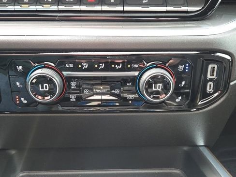 Used 2024 Chevrolet Silverado 3500 High Country w/ High Country Premium Package image 34