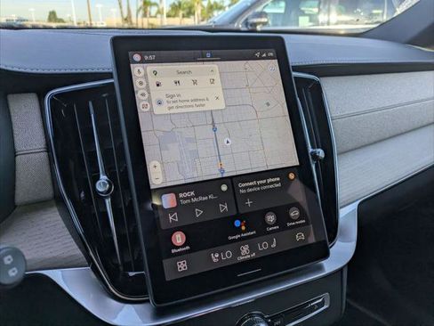 New 2026 Volvo XC90 B6 Plus w/ Protection Package Premier image 8