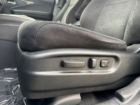 Used 2022 Honda Pilot Sport image 14