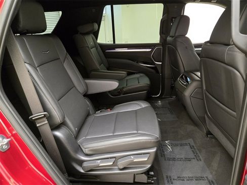 Used 2025 Cadillac Escalade Luxury image 24