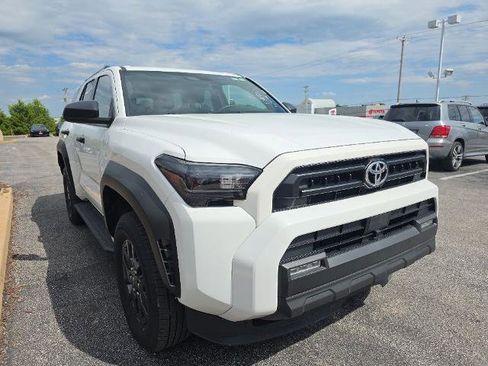 Used 2025 Toyota 4Runner SR5 AWD/4WD image 3