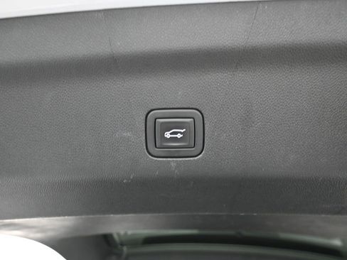 Used 2023 Chevrolet Suburban Premier image 50