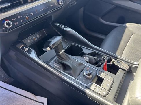 Used 2024 Kia Sorento S image 19