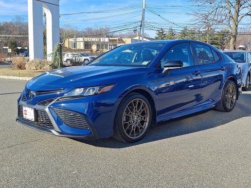 Certified 2023 Toyota Camry SE image 3