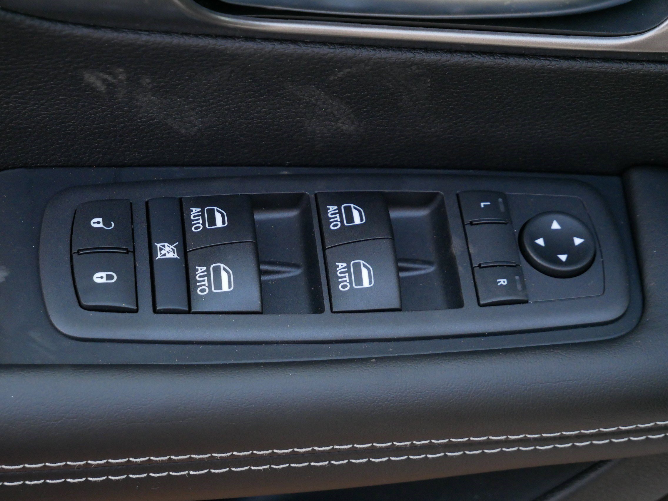 New 2026 Chrysler Pacifica Select FWD image 13