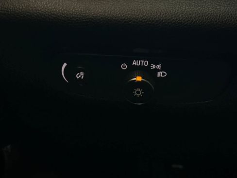 Used 2018 Chevrolet Traverse LS FWD image 34