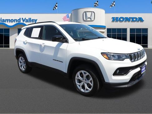 Used 2024 Jeep Compass Latitude AWD/4WD image 1
