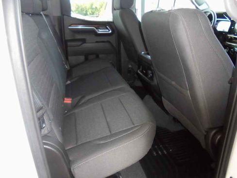 Used 2023 Chevrolet Silverado 1500 LT image 10