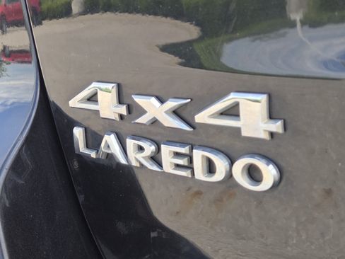 Used 2012 Jeep Grand Cherokee Laredo AWD/4WD image 8