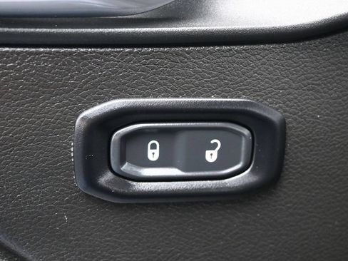 Used 2024 Jeep Wrangler Unlimited Sport AWD/4WD image 12